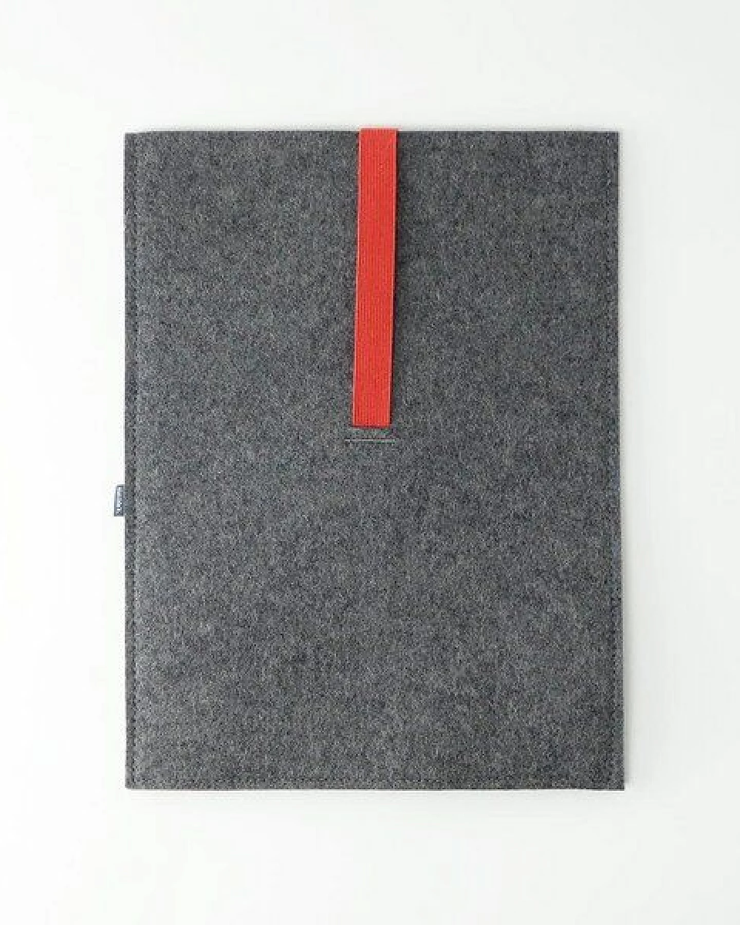 matilda k. manufaktur Minimalistische Laptophülle aus Wollfilz 'max' mit Einsteckfach – Ansicht 3