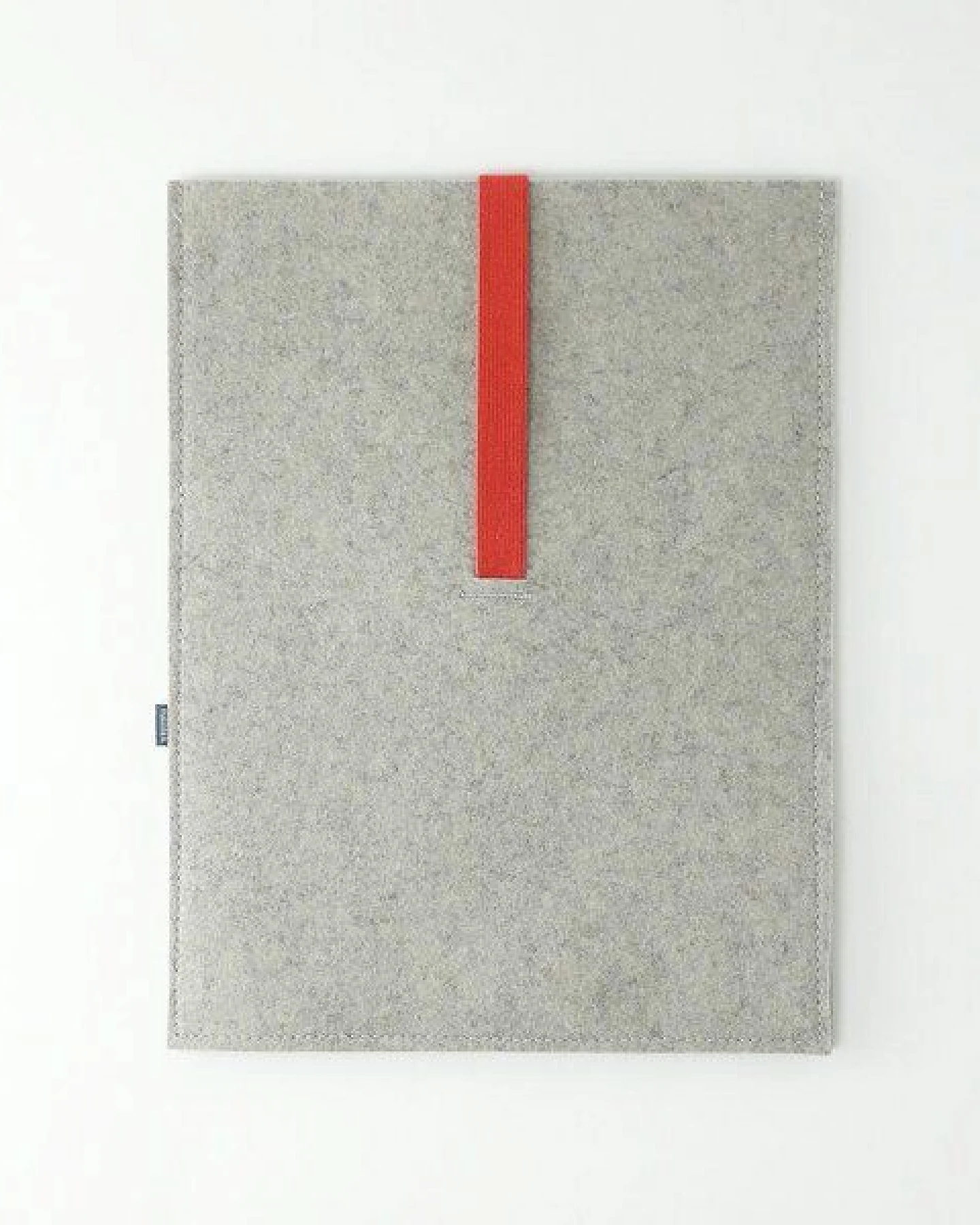 matilda k. manufaktur Minimalistische Laptophülle aus Wollfilz 'max' mit Einsteckfach – Ansicht 3