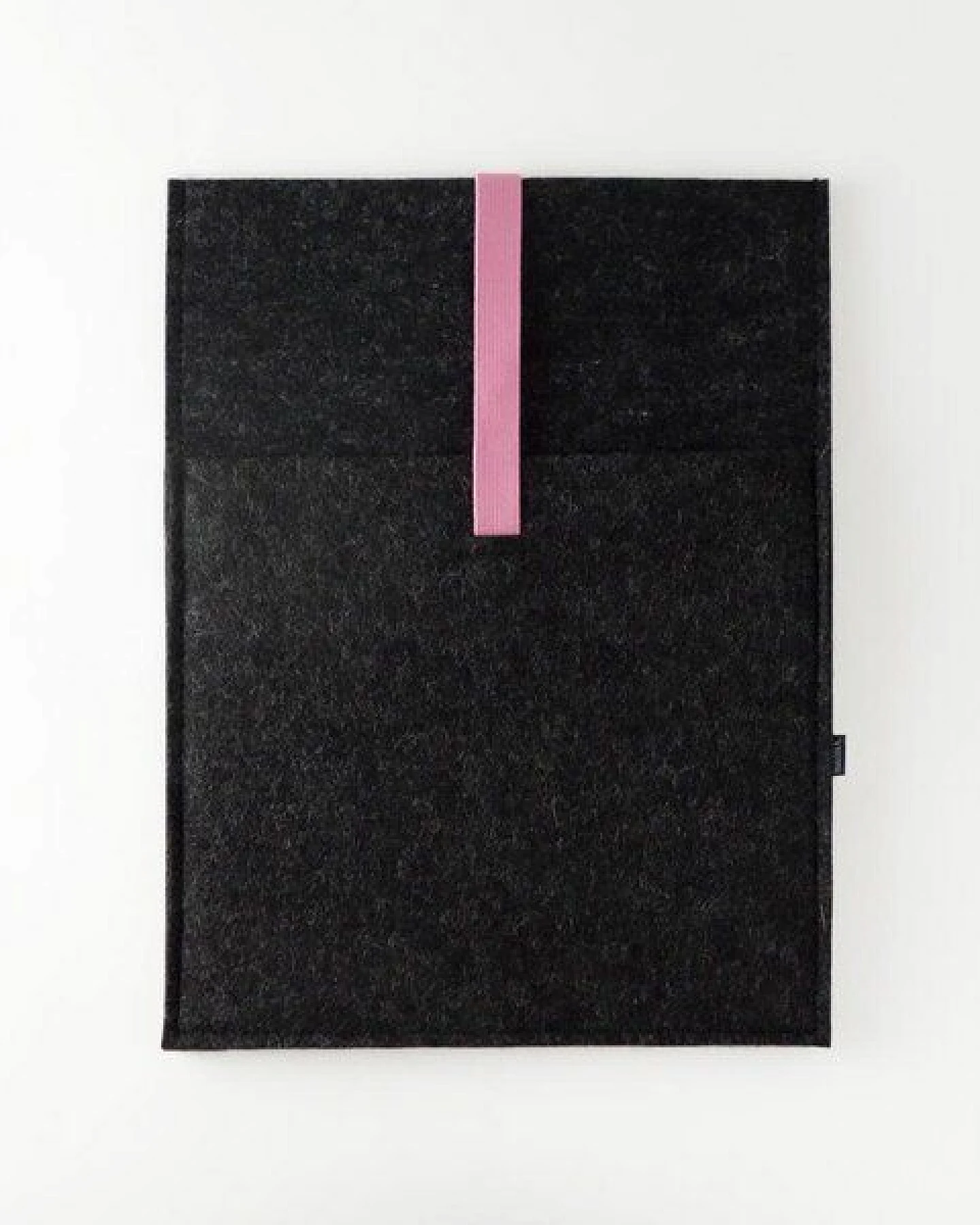matilda k. manufaktur Minimalistische Laptophülle aus Wollfilz 'max' mit Einsteckfach – Ansicht 3