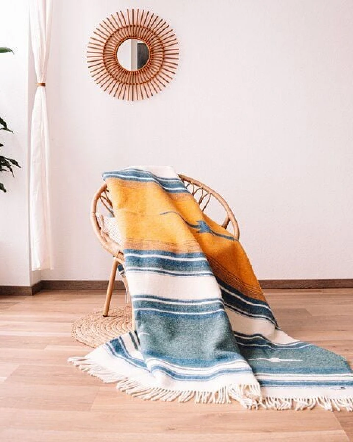 Steppenwolle Kuscheldecke VALLEY aus 100% Schurwolle mit Tribalmotiv & Fransen