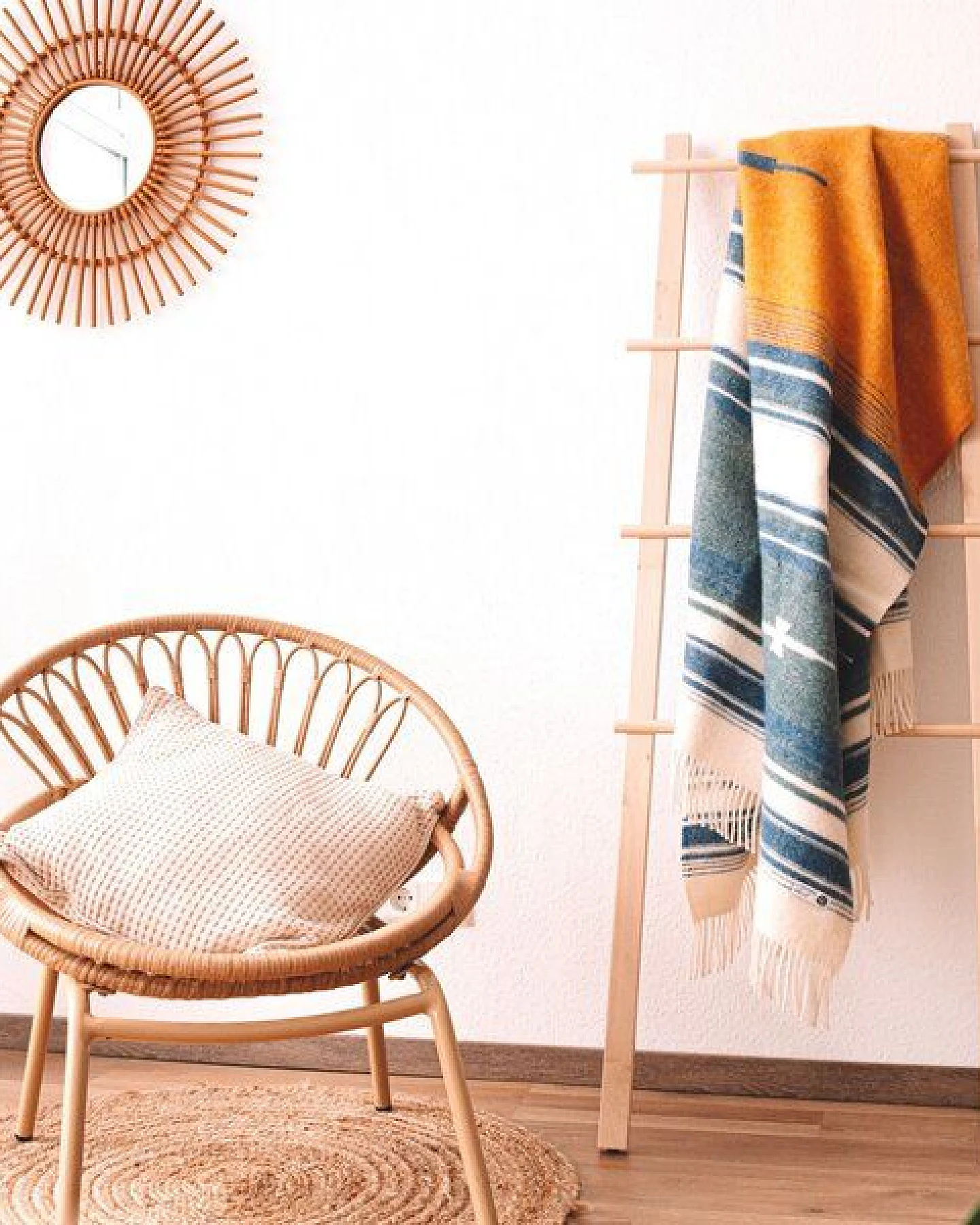 Steppenwolle Kuscheldecke VALLEY aus 100% Schurwolle mit Tribalmotiv & Fransen – Ansicht 2