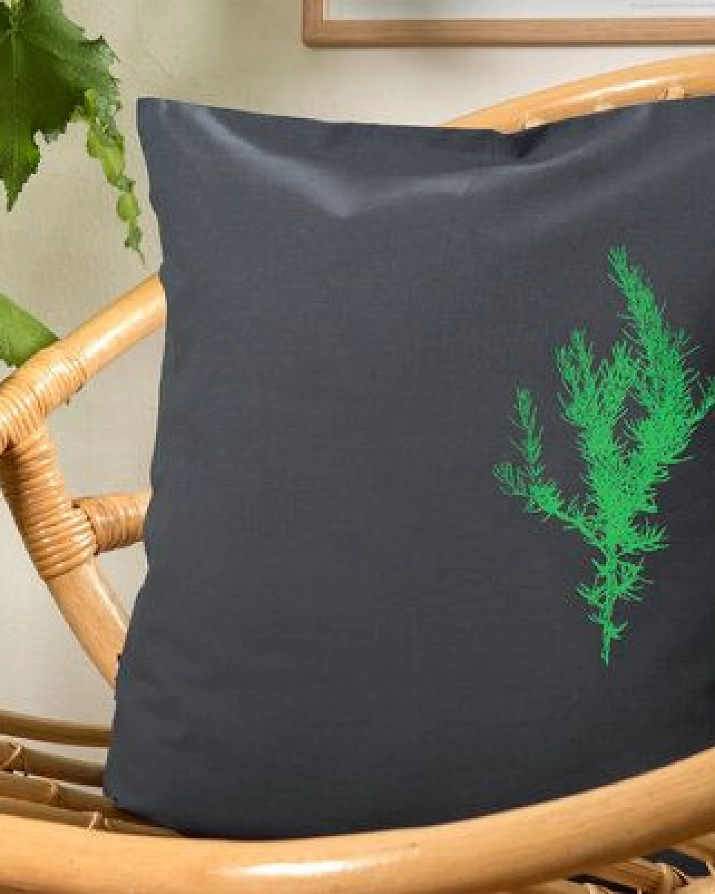 Hirschkind Handbedruckter Kissenbezug 'Rosmarin' dunkelgrau, 40*40cm – Ansicht 2