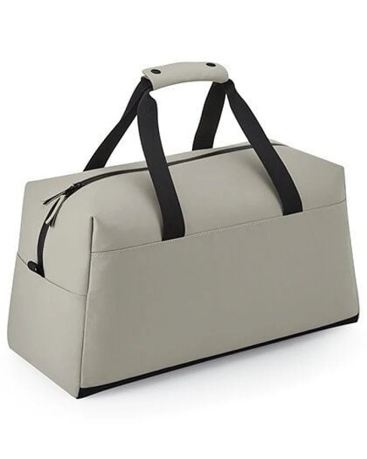 BagBase Moderne Reisetasche / Sporttasche Weekender aus recyceltem Polyester