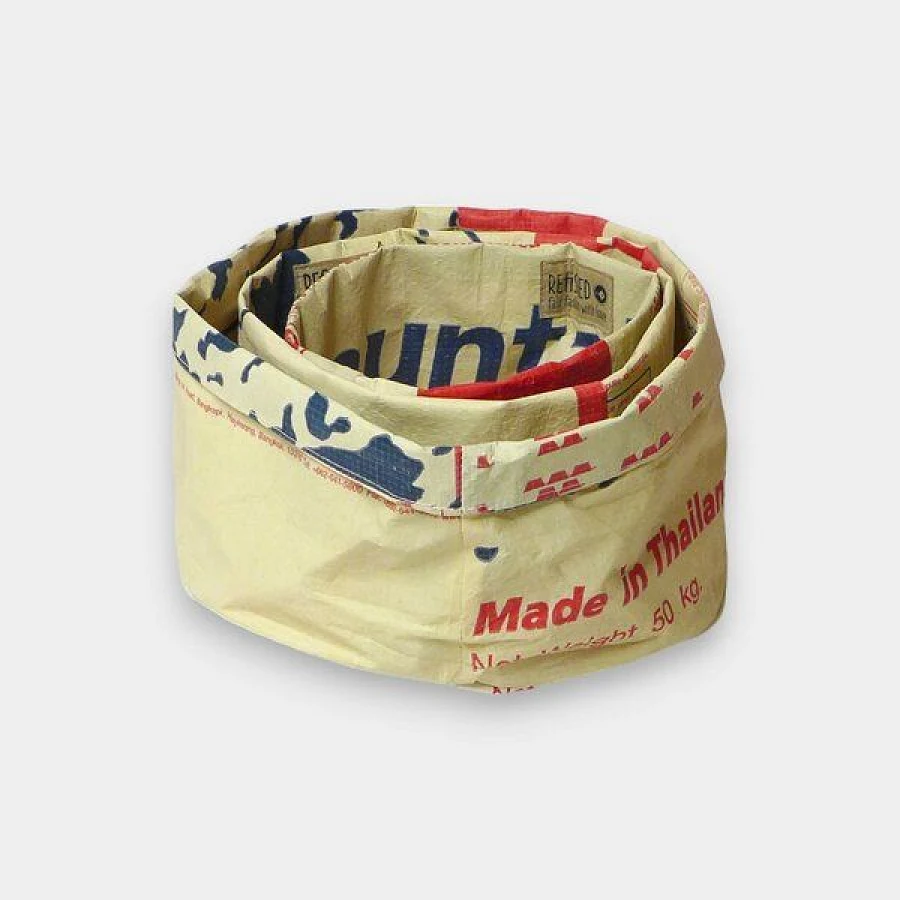#Cement Beige-Blau-Rot