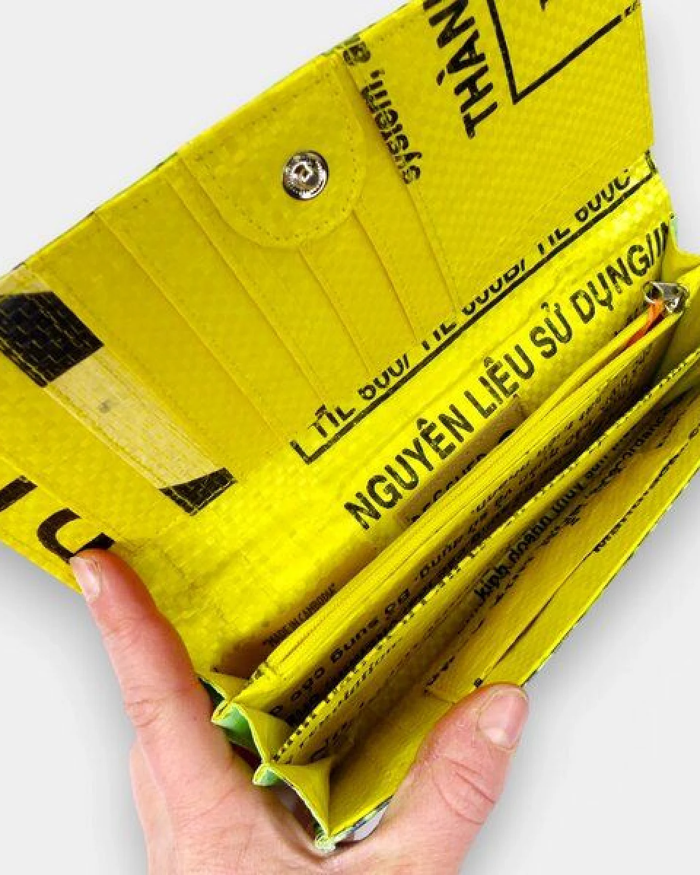 REFISHED fair fashion Börse 'LADY' - upcycelte Fischfuttersäcke – Ansicht 2