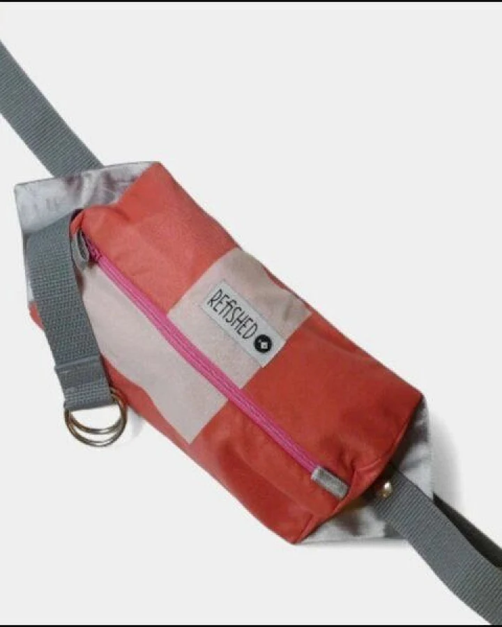 REFISHED fair fashion Bauchtasche 'BUM BAG' - upcycelte Fahnen