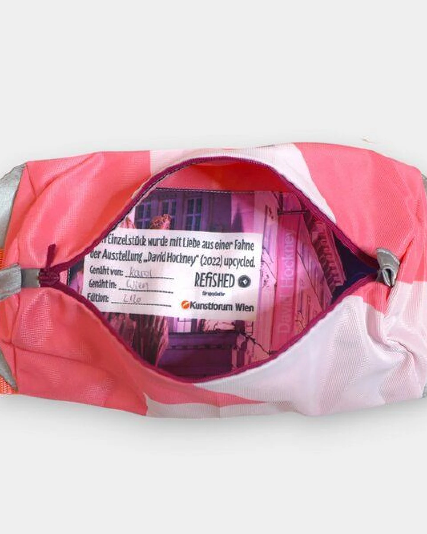 REFISHED fair fashion Bauchtasche 'BUM BAG' - upcycelte Fahnen – Ansicht 3