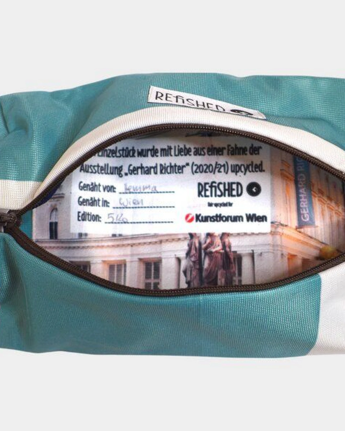 REFISHED fair fashion Bauchtasche 'BUM BAG' - upcycelte Fahnen – Ansicht 2