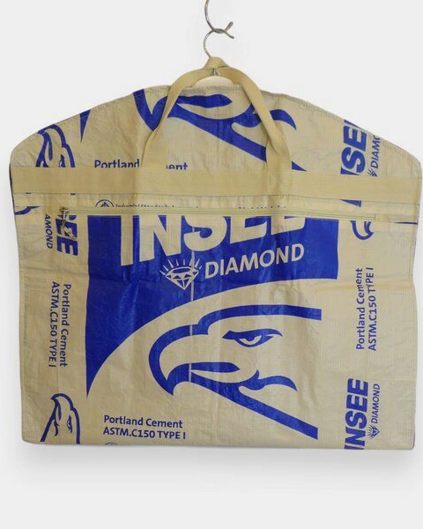 REFISHED fair fashion Kleidersack 'SUIT BAG' - upcycelte Zementsäcke – Ansicht 2