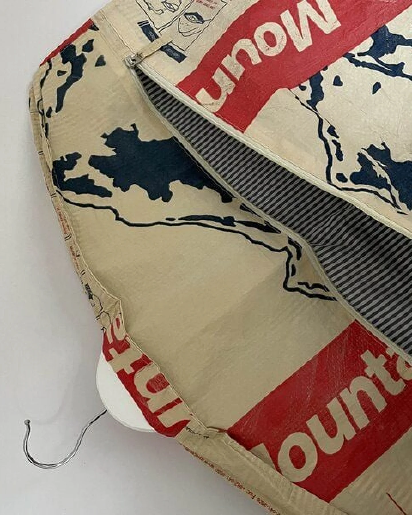 REFISHED fair fashion Kleidersack 'SUIT BAG' - upcycelte Zementsäcke – Ansicht 4