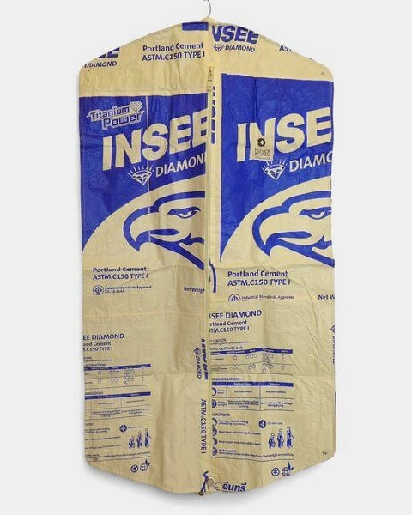 REFISHED fair fashion Kleidersack 'SUIT BAG' - upcycelte Zementsäcke – Ansicht 2