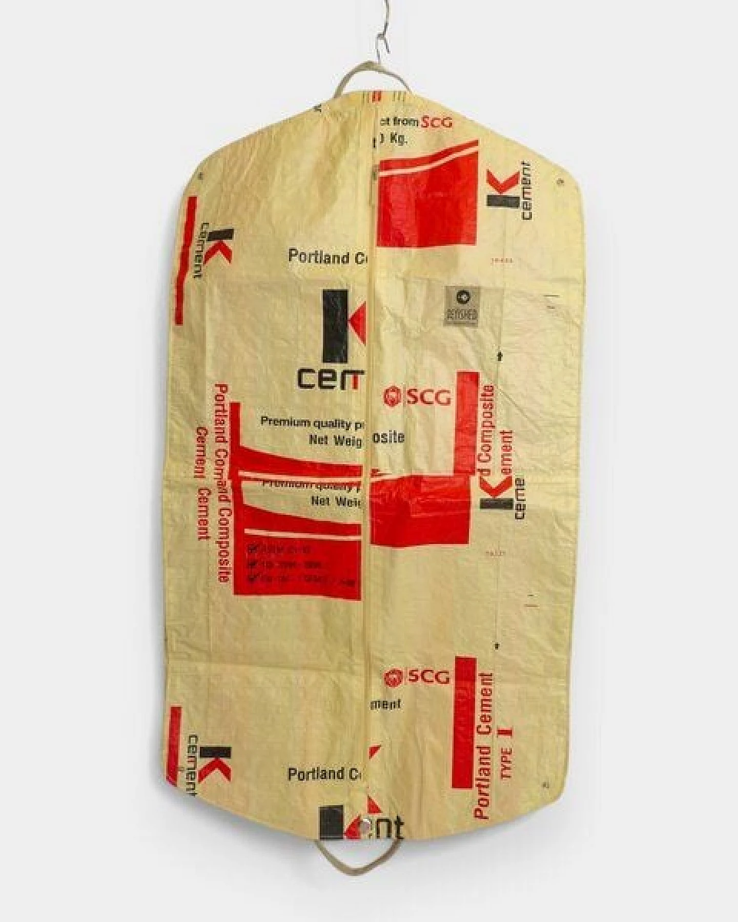 REFISHED fair fashion Kleidersack 'SUIT BAG' - upcycelte Zementsäcke – Ansicht 4