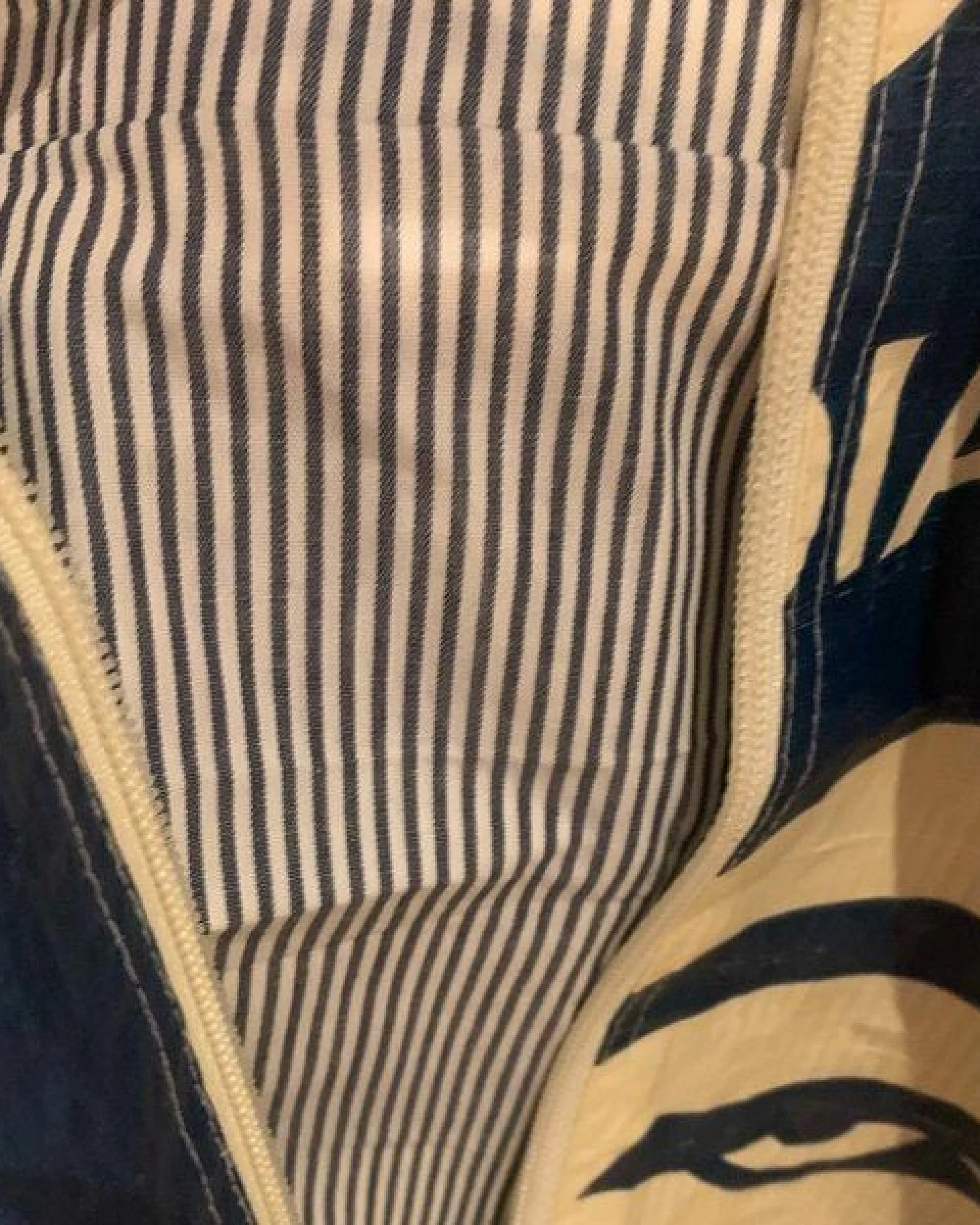 REFISHED fair fashion Kleidersack 'SUIT BAG' - upcycelte Zementsäcke – Ansicht 3