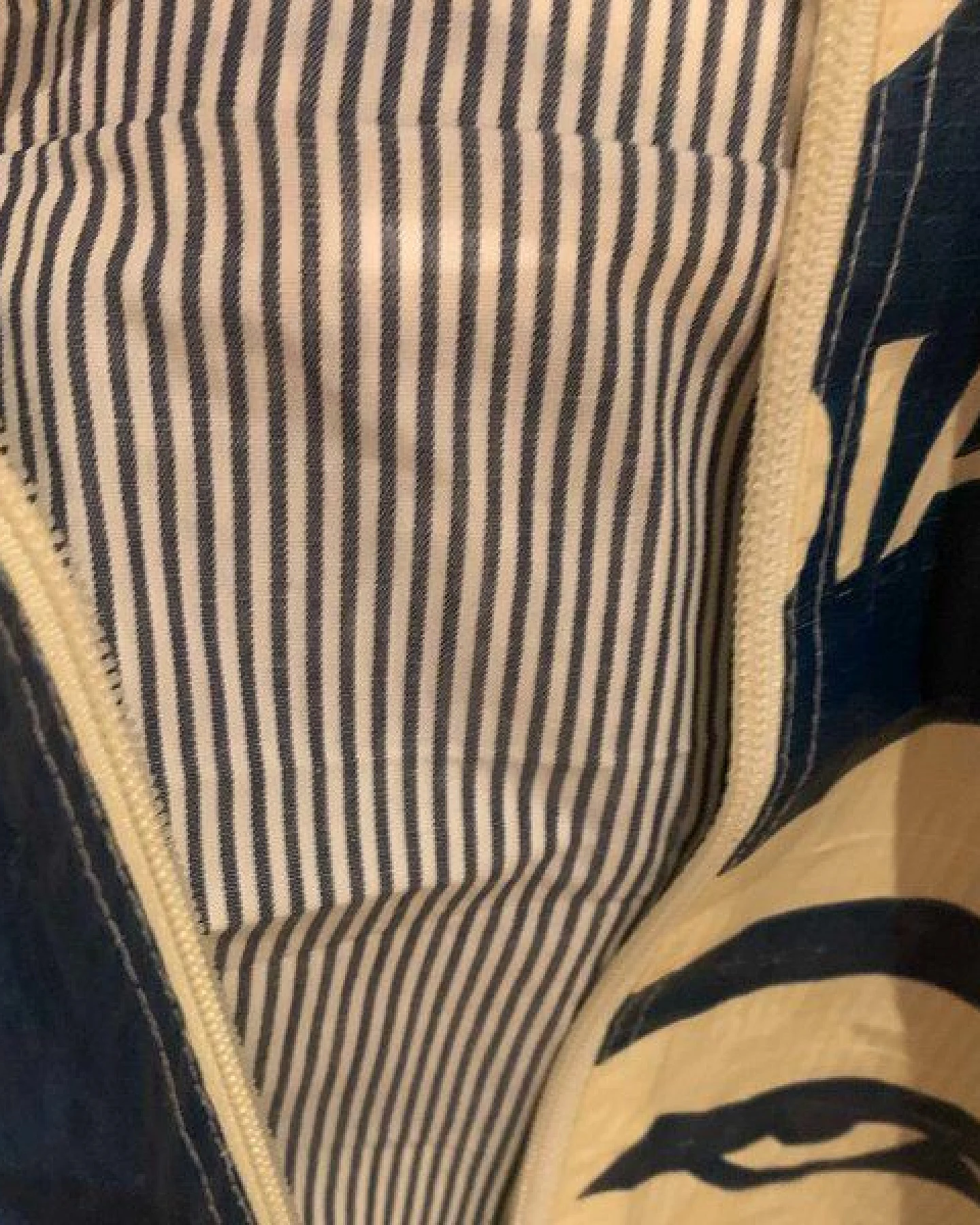 REFISHED fair fashion Kleidersack 'SUIT BAG' - upcycelte Zementsäcke – Ansicht 3