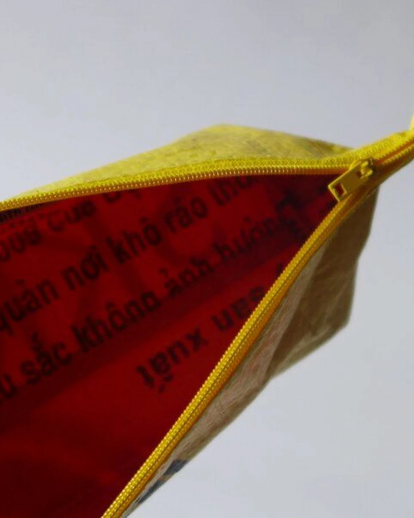 REFISHED fair fashion Penal 'PENCIL CASE' - upcycelte Fischfuttersäcke – Ansicht 2