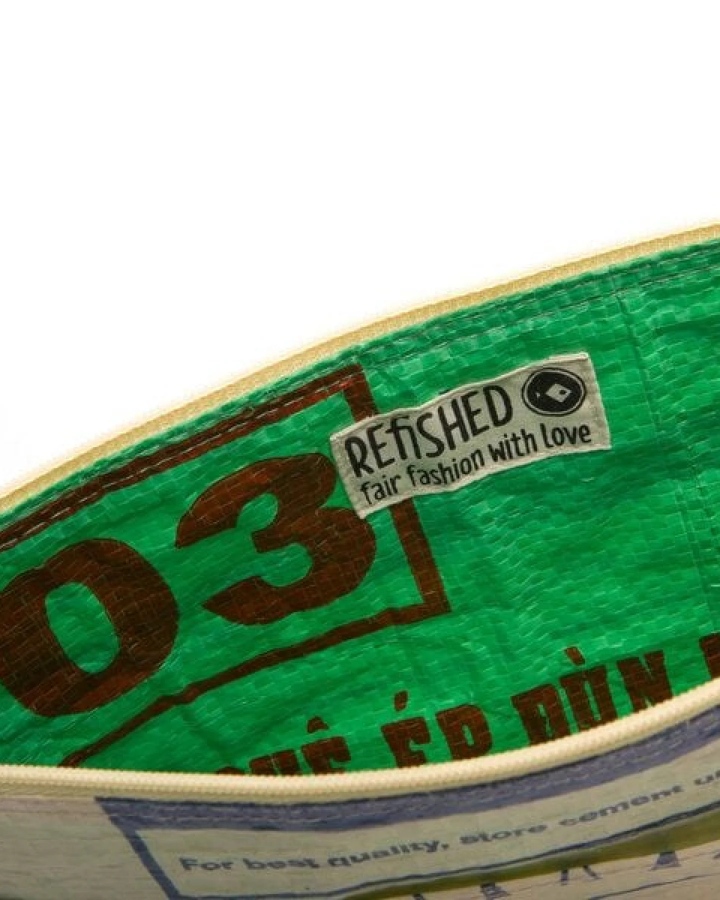 REFISHED fair fashion Täschchen 'BAG-IN-BAG' (S) - upcycelte Fischfuttersäcke – Ansicht 2