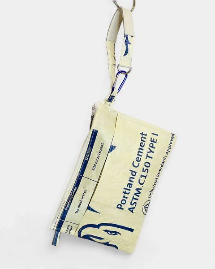 REFISHED fair fashion Täschchen 'BAG-IN-BAG' (S) - upcycelte Zementsäcke