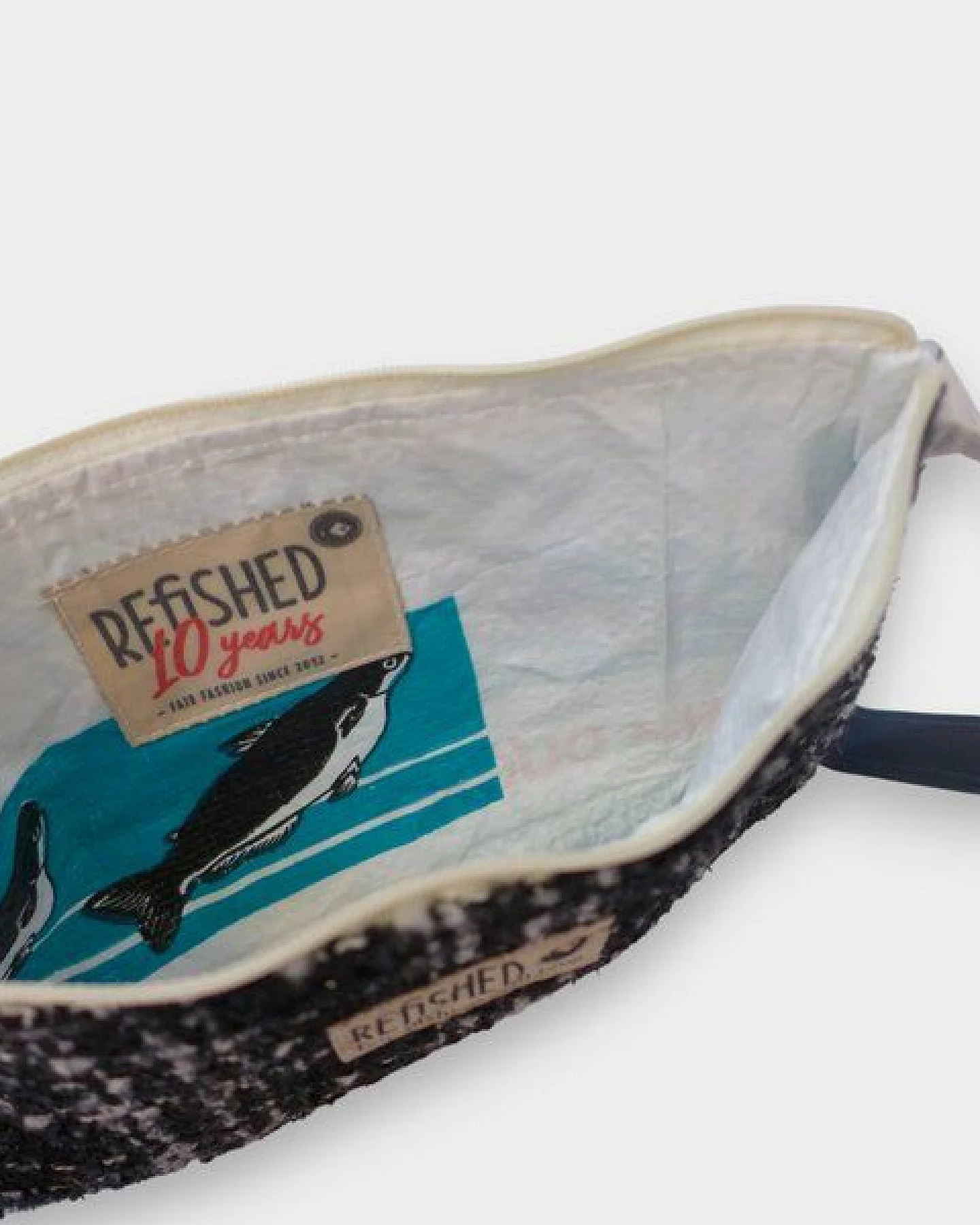 REFISHED fair fashion Täschchen 'BAG-IN-BAG TWEED' (S) - upcycelte Fischfuttersäcke – Ansicht 4