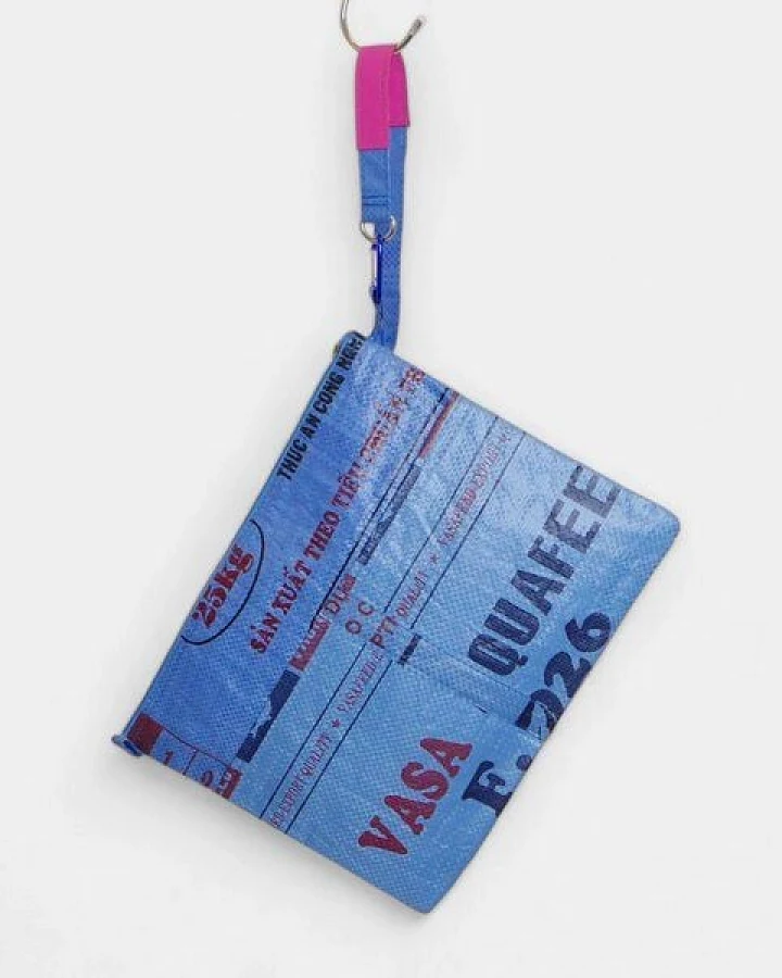 REFISHED fair fashion Täschchen 'BAG-IN-BAG' (XL) - upcycelte Fischfuttersäcke