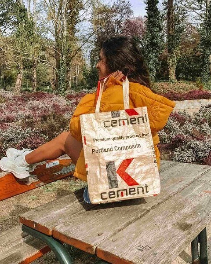 REFISHED fair fashion Tasche 'BUSINESS BAG' - upcycelte Zementsäcke