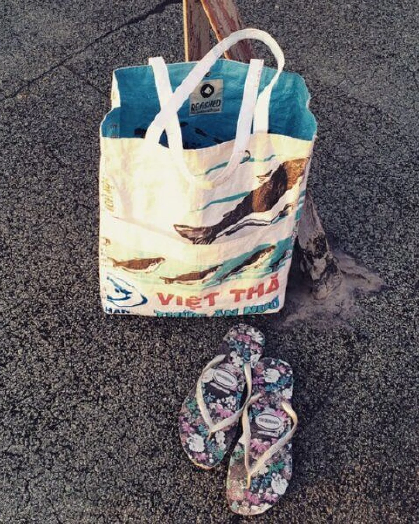 REFISHED fair fashion Tasche 'BUSINESS BAG' - upcycelte Fischfuttersäcke – Ansicht 2