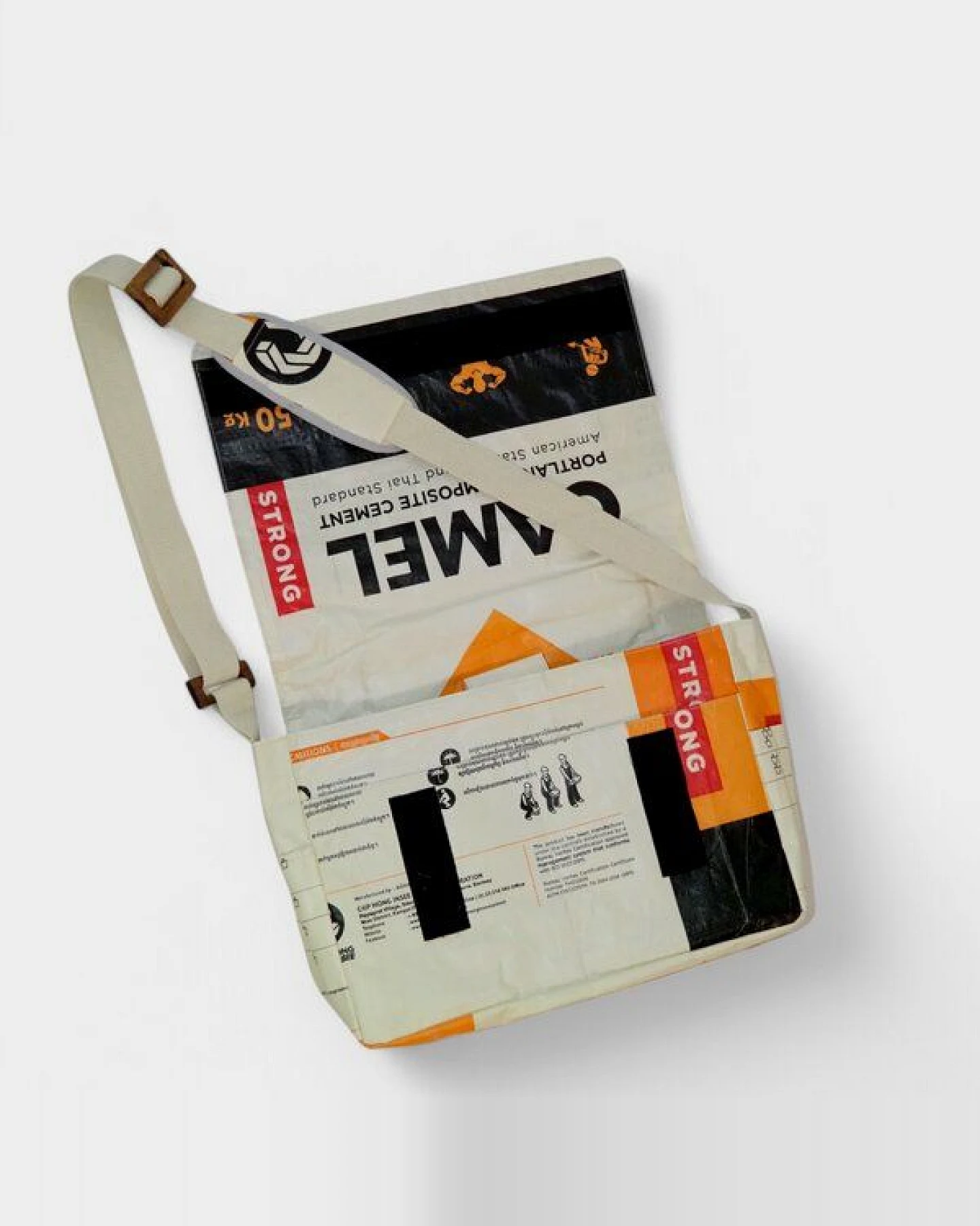 REFISHED fair fashion Tasche 'MESSENGER BAG' - upcycelte Zementsäcke – Ansicht 3