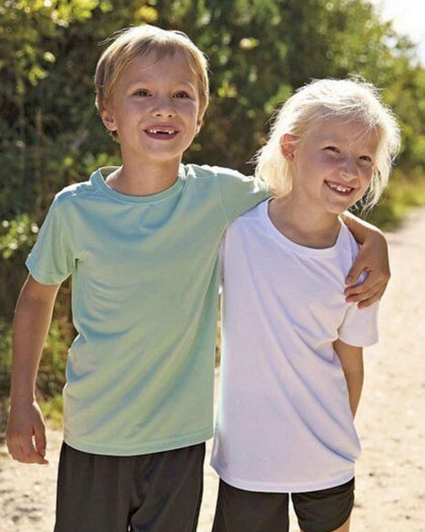 Neutral® Kinder Sportshirt T-Shirt bis Gr. 158 Regular Schnitt atmungsaktiv Recycling Material – Ansicht 2