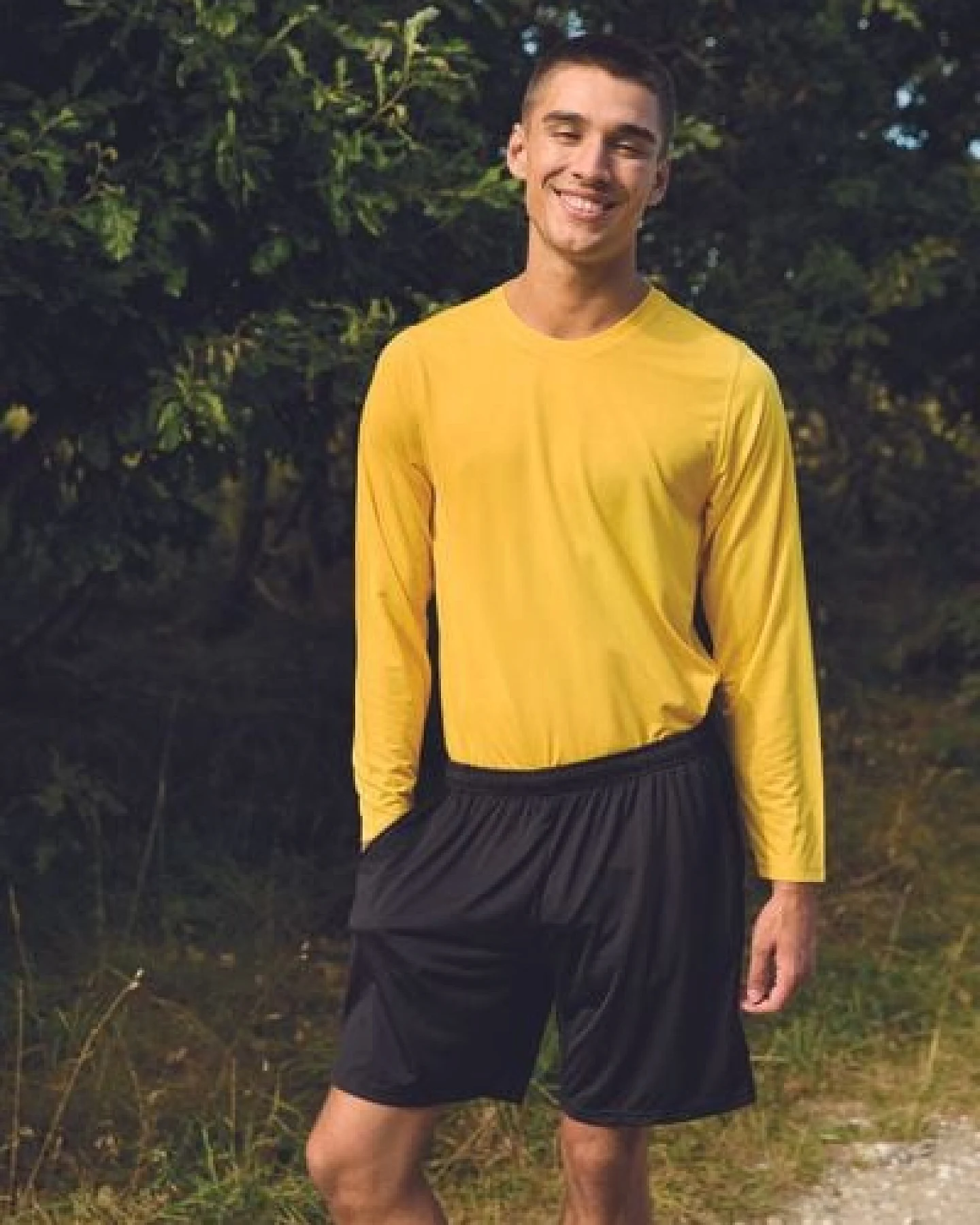 Neutral® Unisex Recycelte Laufhose Shorts kurze Hose mit Seitentasche Sporthose – Ansicht 2