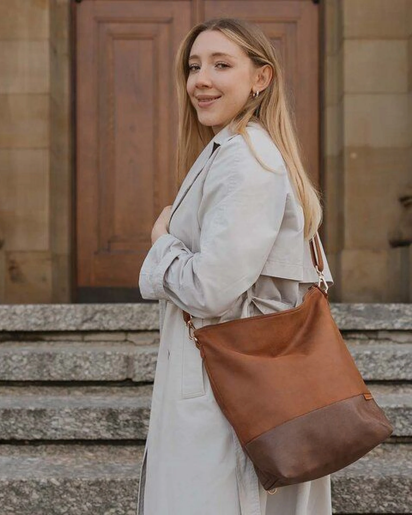 BOWLEANIES TASCHEN 2-in-1 Rucksacktasche aus Lederfaserstoff – Ansicht 2