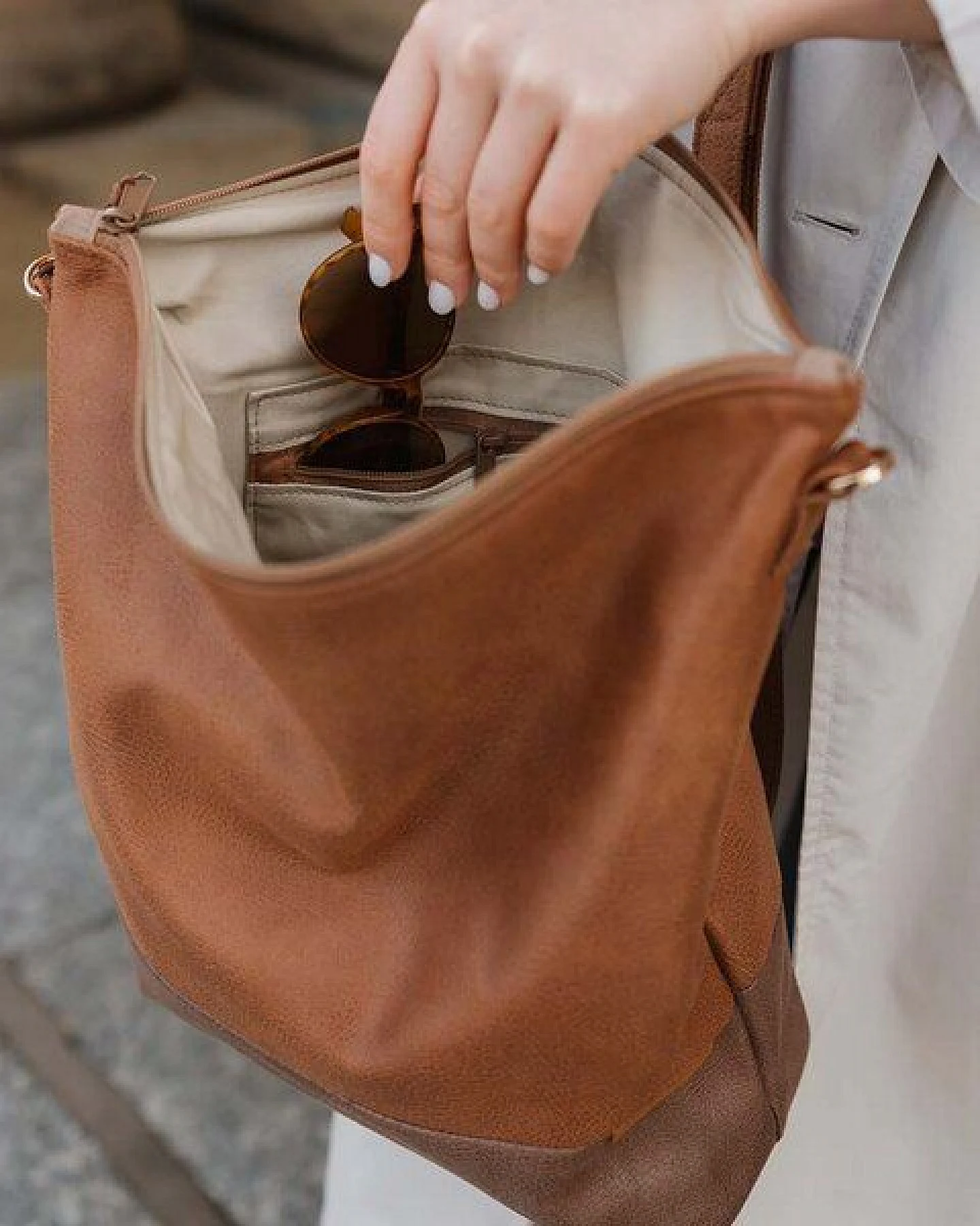 BOWLEANIES TASCHEN 2-in-1 Rucksacktasche aus Lederfaserstoff – Ansicht 3