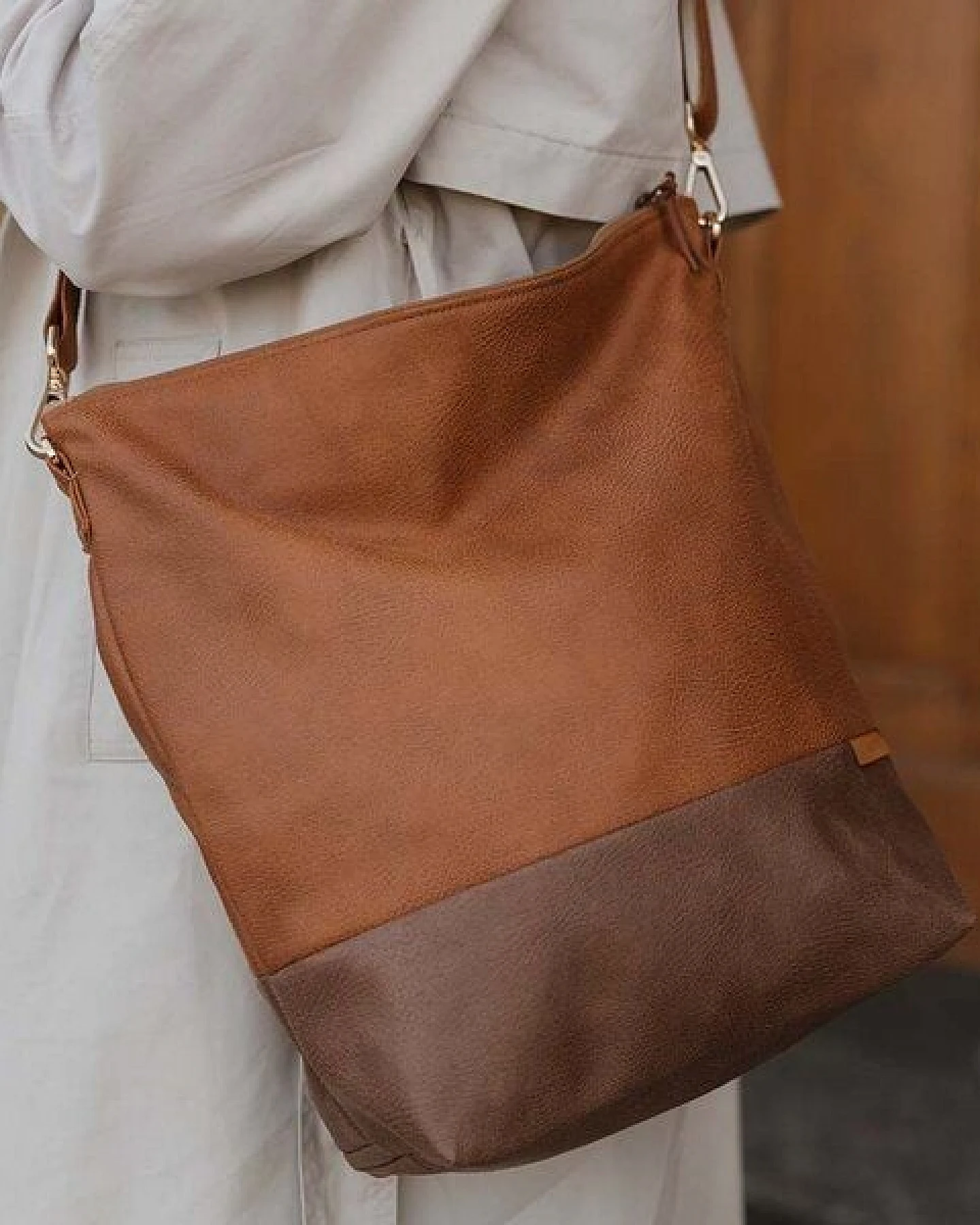 BOWLEANIES TASCHEN 2-in-1 Rucksacktasche aus Lederfaserstoff – Ansicht 4