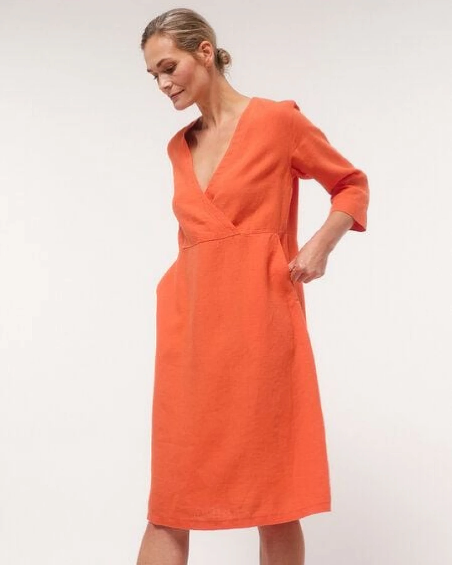LANIUS Kleid in Wickeloptik aus Bio-Leinen – Ansicht 3