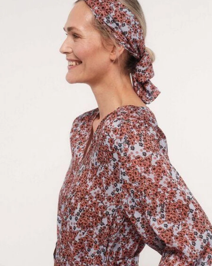 LANIUS Tuch Print Flower Field aus TENCEL