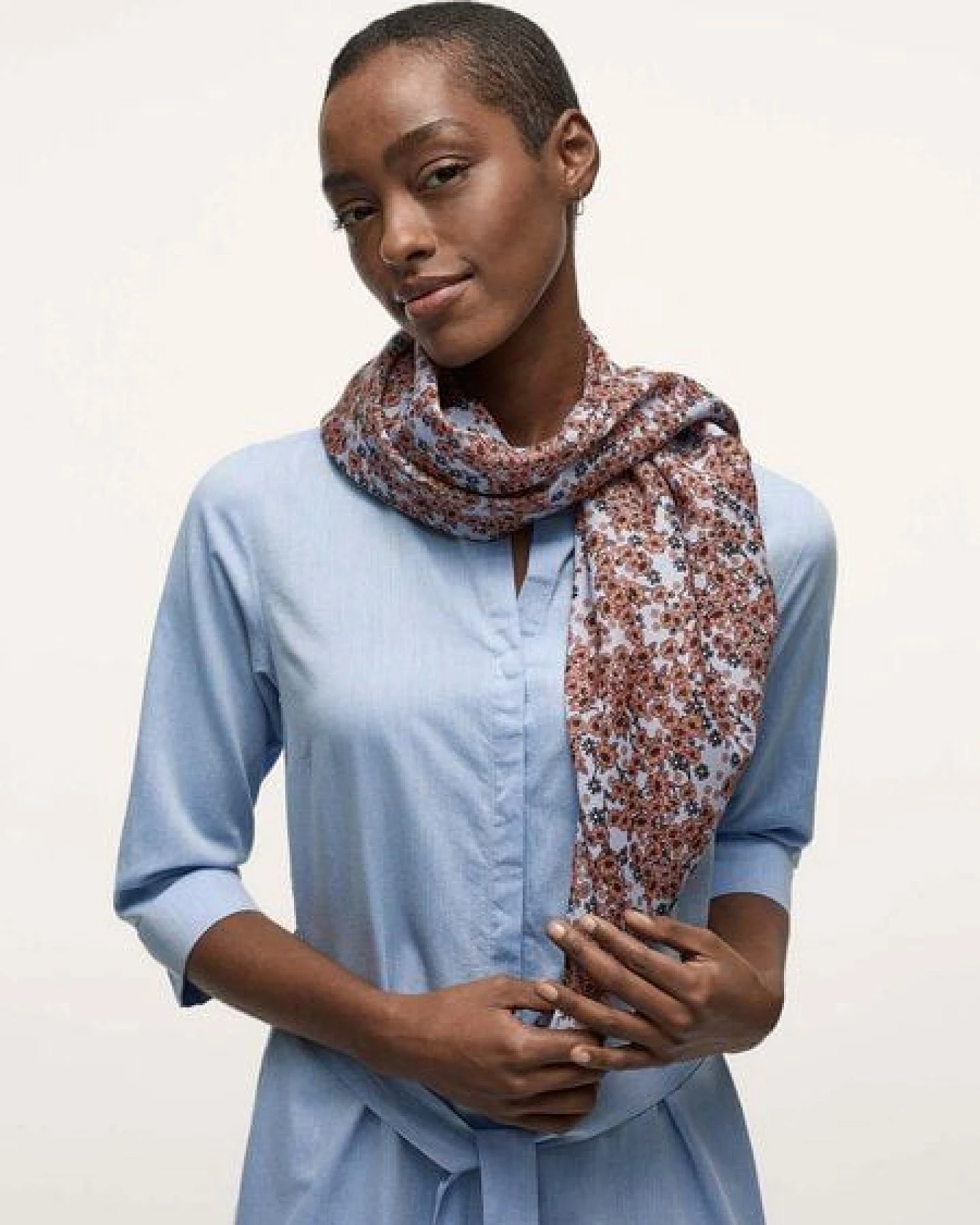LANIUS Tuch Print Flower Field aus TENCEL – Ansicht 3