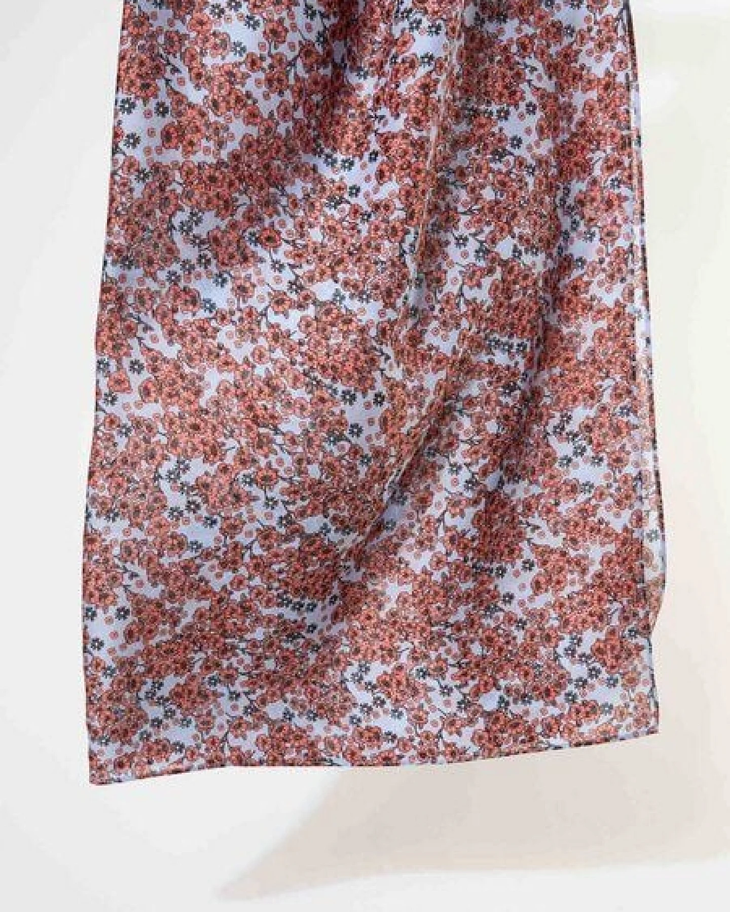 LANIUS Tuch Print Flower Field aus TENCEL – Ansicht 4