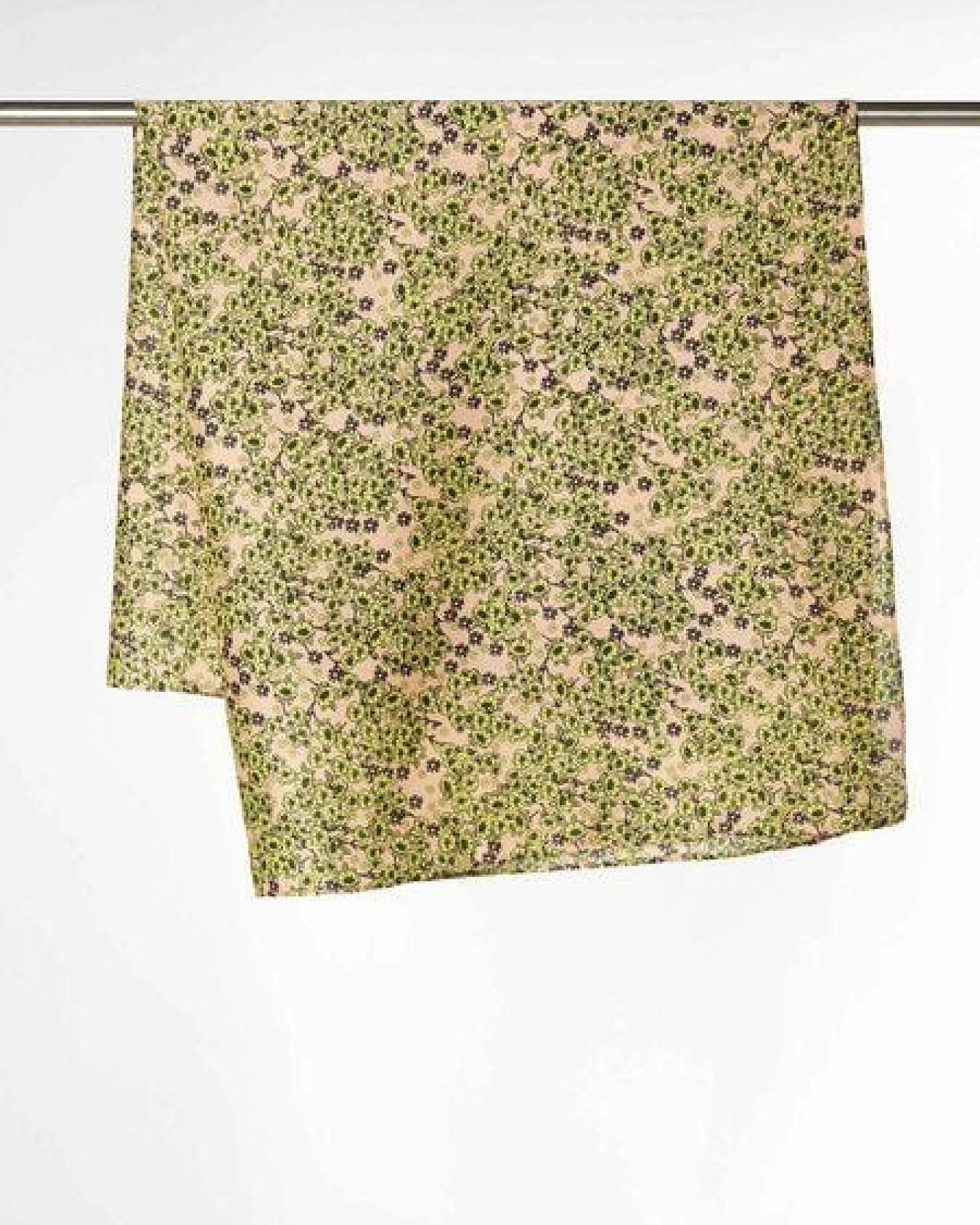 LANIUS Tuch Print Flower Field aus TENCEL – Ansicht 3