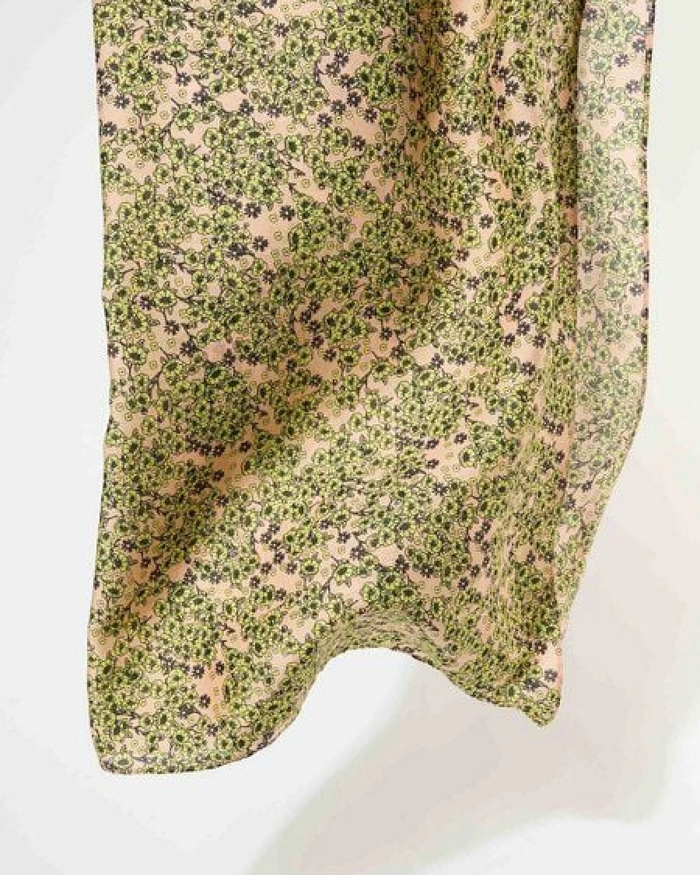 LANIUS Tuch Print Flower Field aus TENCEL – Ansicht 4
