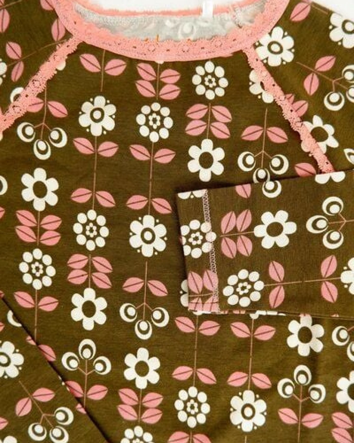 Alba of Denmark Ghita Blouse, Olive Flower Garden – Ansicht 2