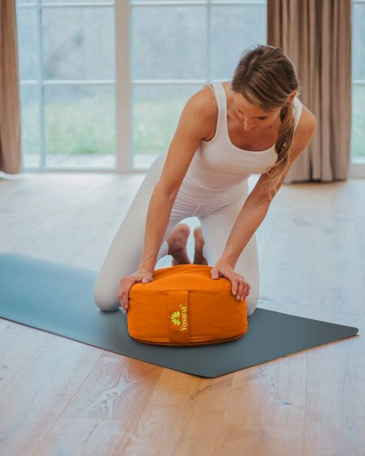Yosana Yogakissen XL, 35cm rund, Meditationskissen mit Deutscher Bio-Dinkelspelzen Füllung – Ansicht 2