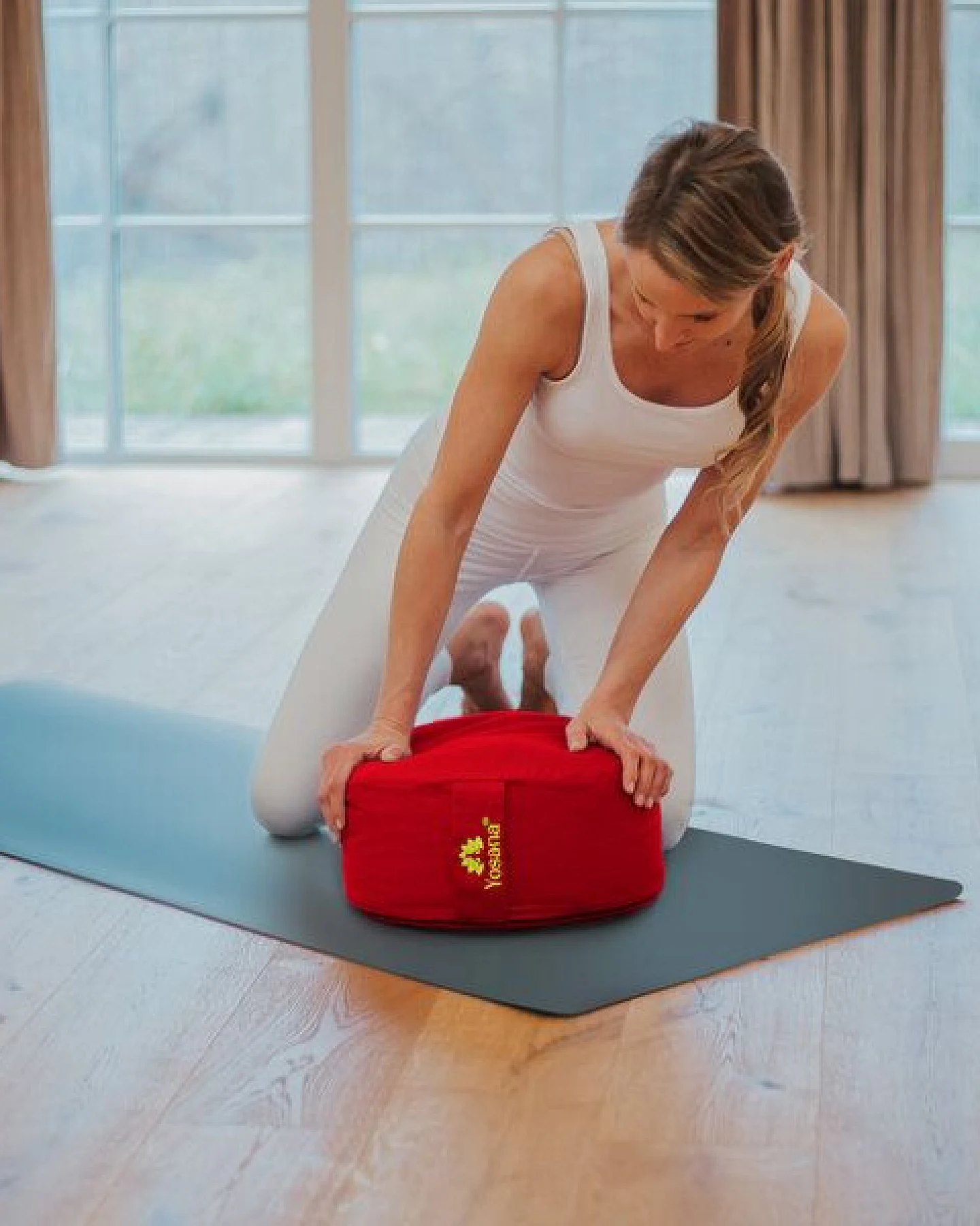 Yosana Yogakissen XL, 35cm rund, Meditationskissen mit Deutscher Bio-Dinkelspelzen Füllung – Ansicht 2