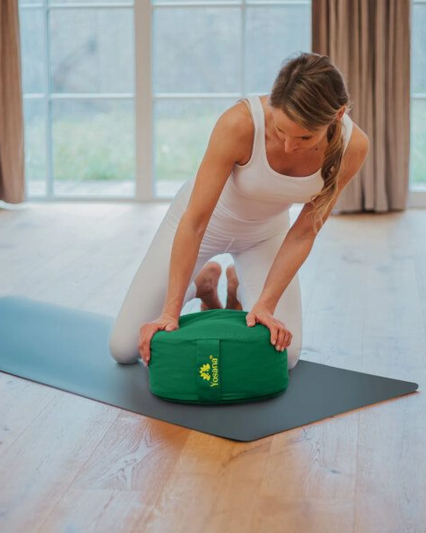 Yosana Yogakissen XL, 35cm rund, Meditationskissen mit Deutscher Bio-Dinkelspelzen Füllung – Ansicht 2
