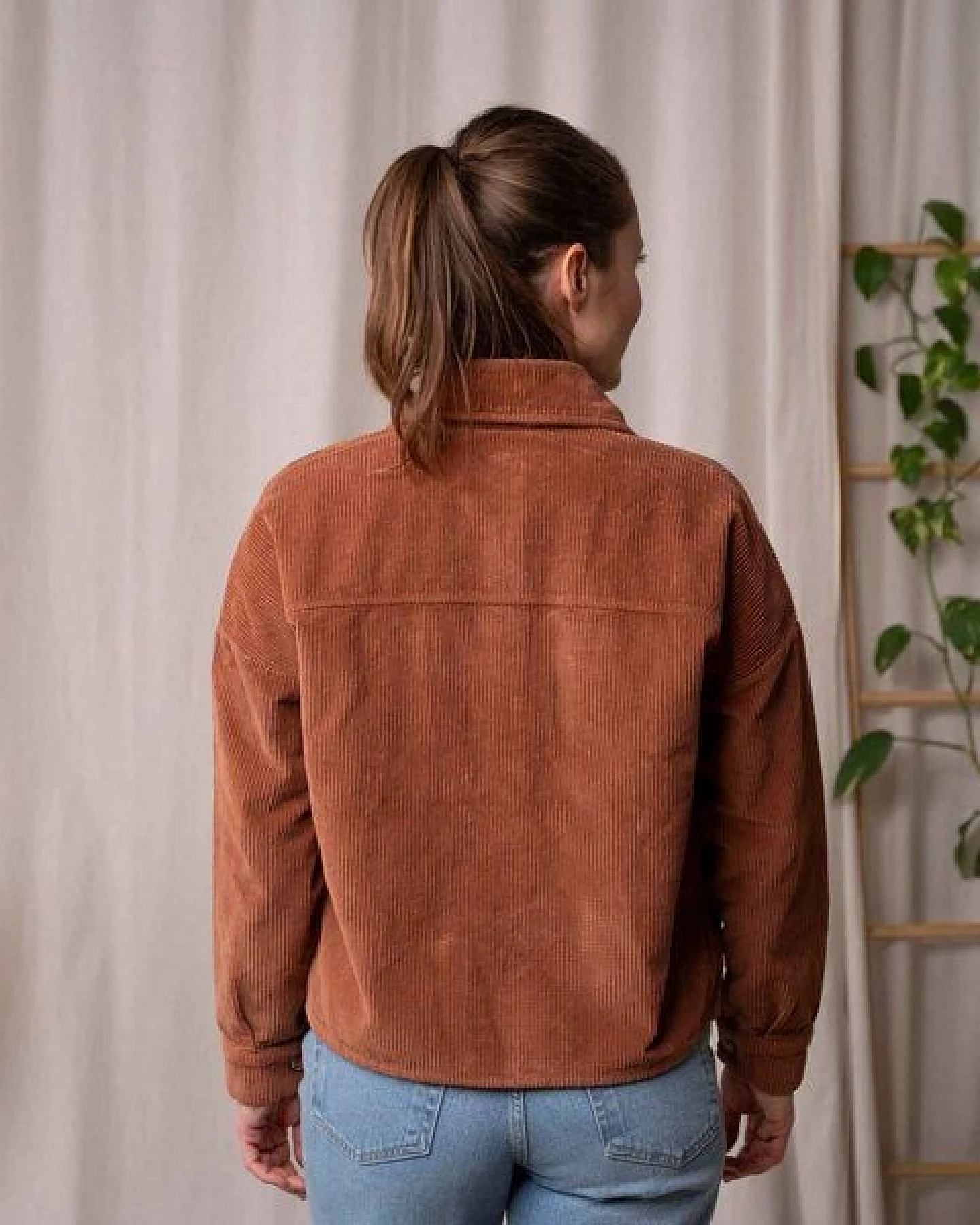Vresh Clothing Vani - Cord Hemd aus Biobaumwolle – Ansicht 3