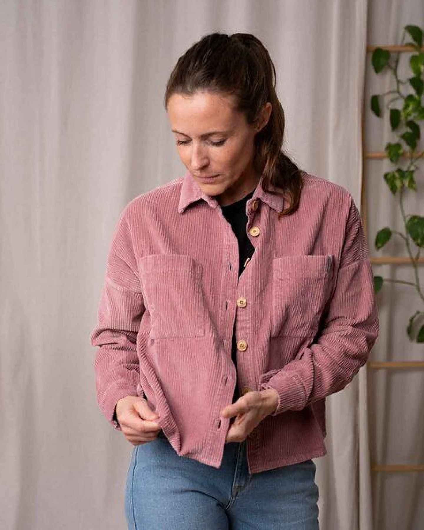 Vresh Clothing Vani - Cord Hemd aus Biobaumwolle – Ansicht 2