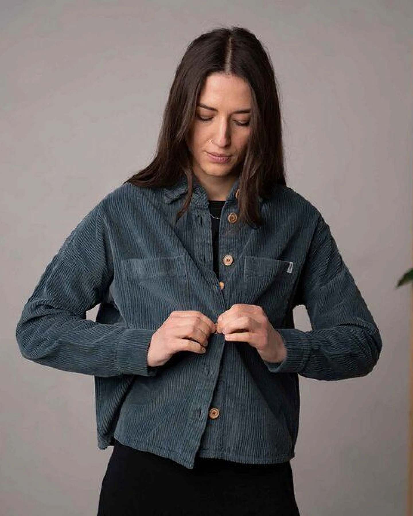 Vresh Clothing Vani - Cord Hemd aus Biobaumwolle – Ansicht 4