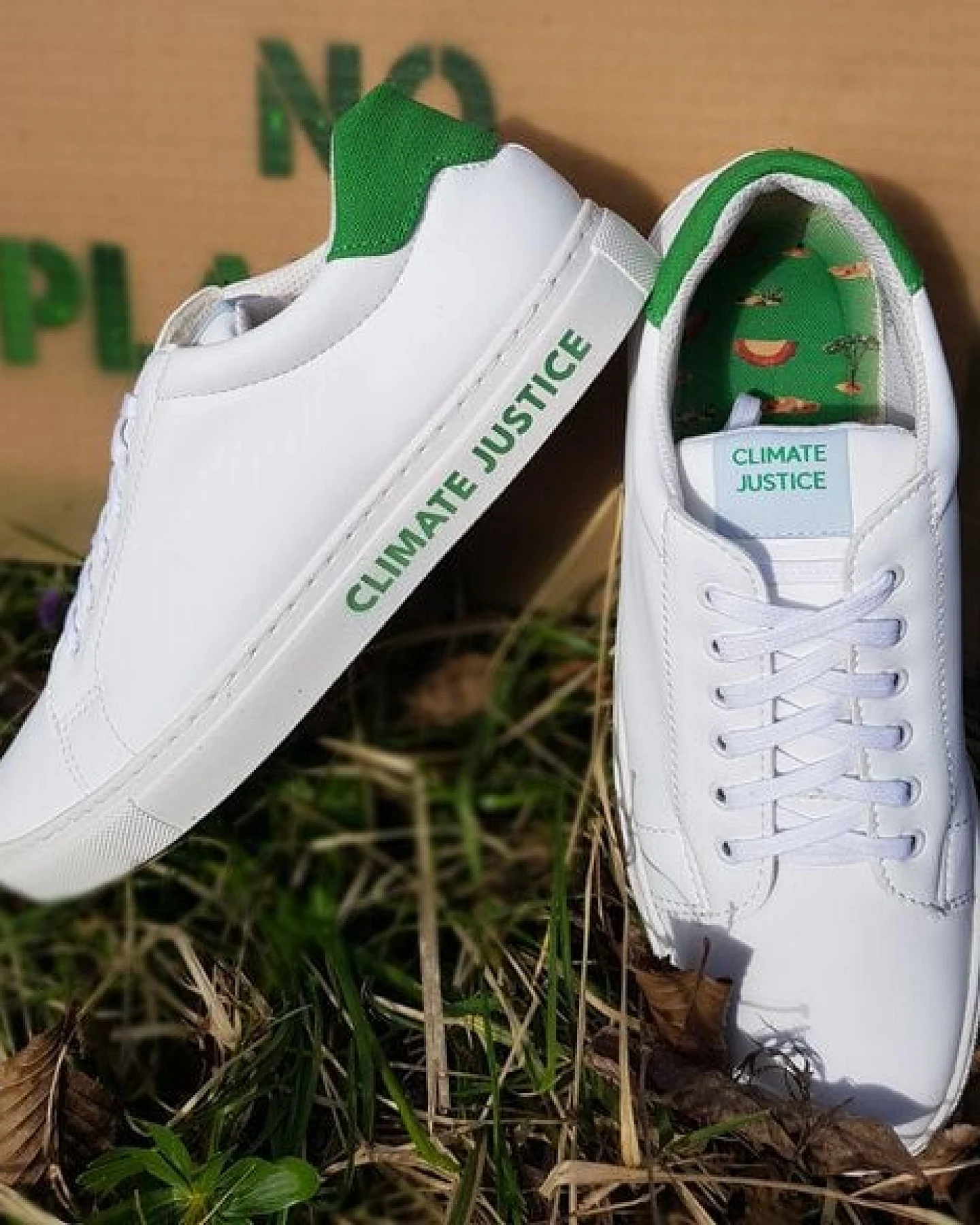 Fairticken Vegane CLIMATE JUSTICE Solidaritäts-Sneaker – Ansicht 2