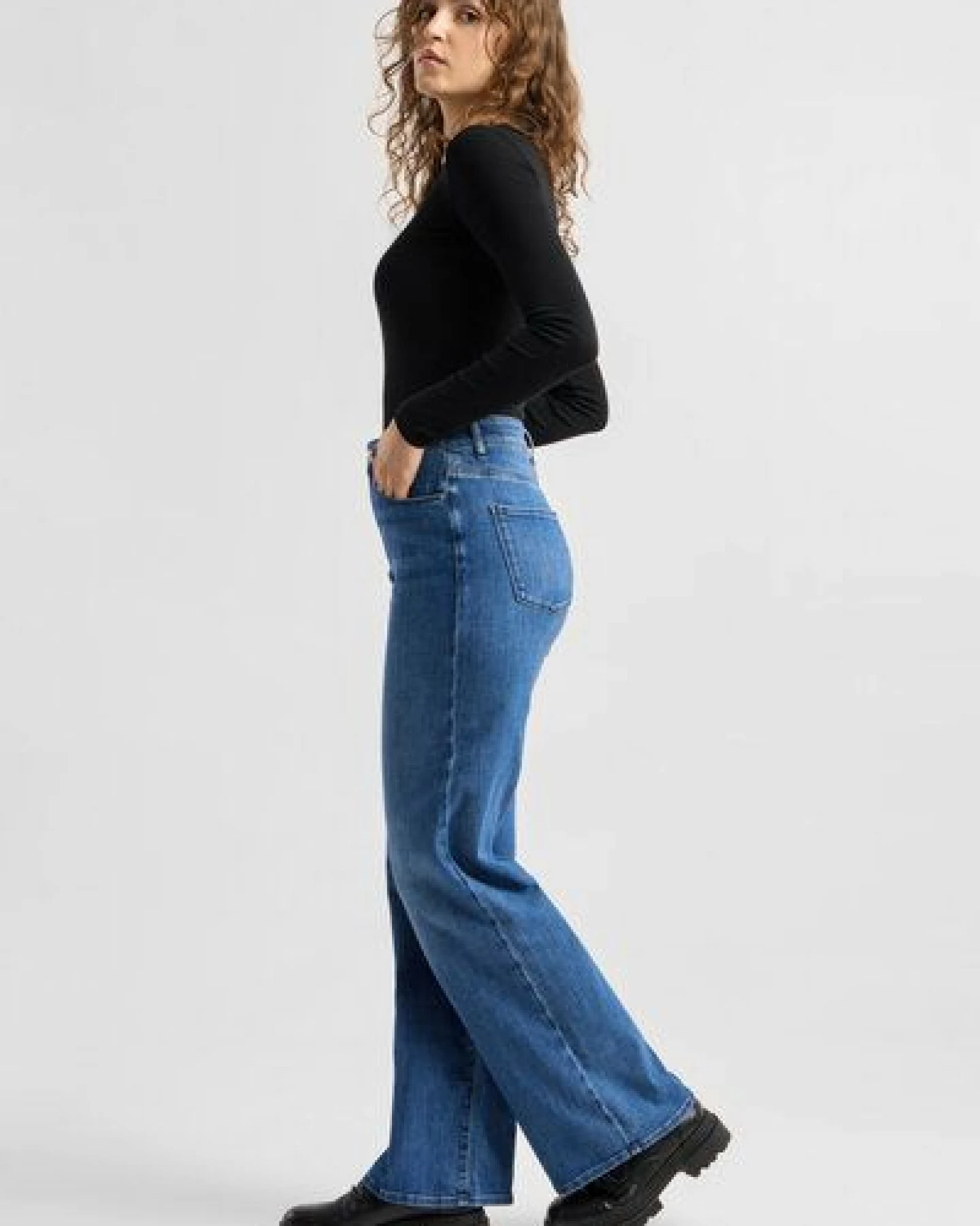 Damen Jeans DEW High Waist Flared DAWN Bio-Baumwolle – Ansicht 3