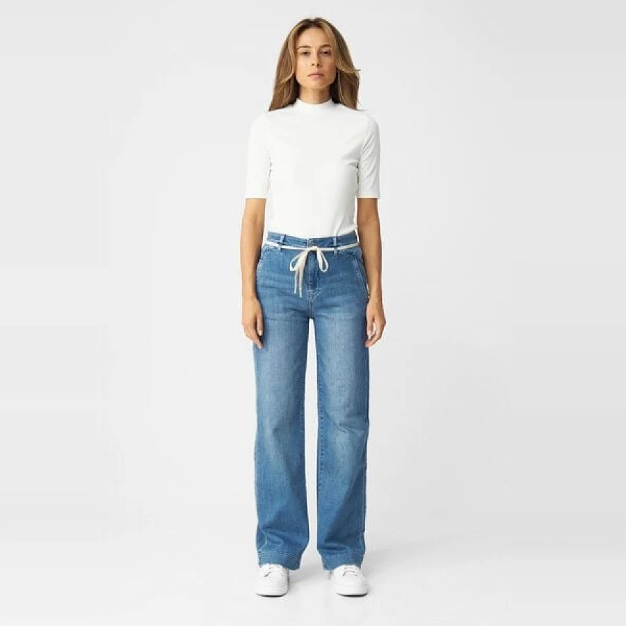 Medium Blue