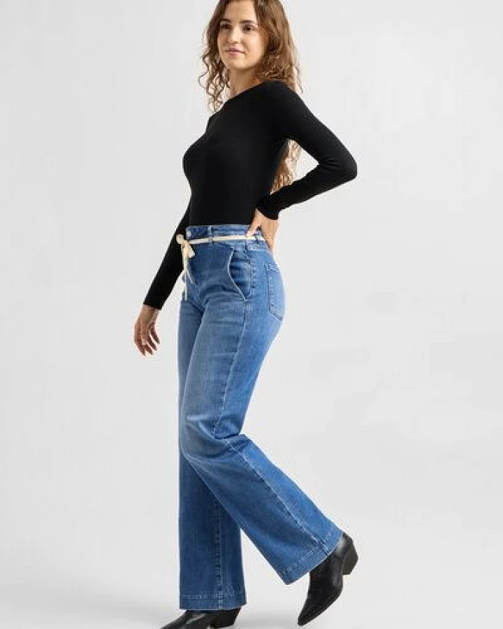 Produktseite: Damen Jeans DEW Flared High Waist French Pocket DAWN Bio-Baumwolle