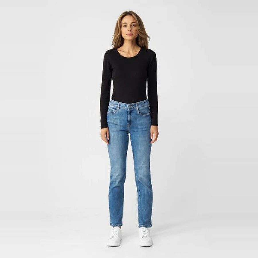 Medium Blue