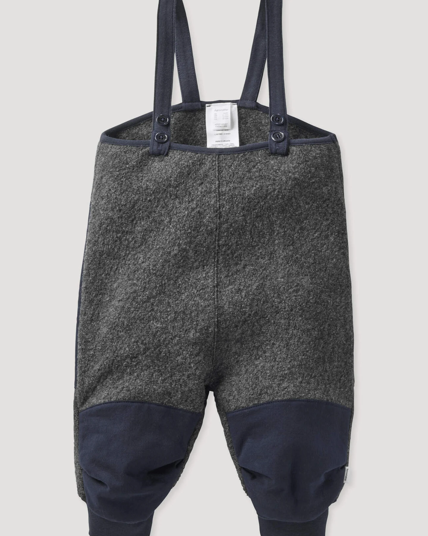 hessnatur Baby Walk Latzhose Relaxed aus Schurwolle - grau - Größe 74/80 – Ansicht 2